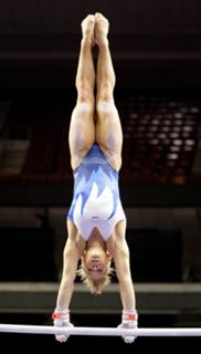 Shawn Johnson feet photo thumbnail