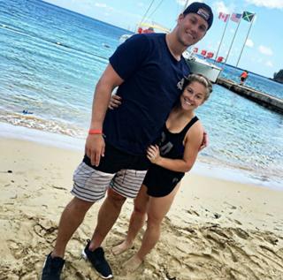 Shawn Johnson feet photo thumbnail