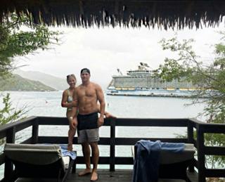 Shawn Johnson feet photo thumbnail