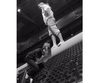 Shawn Johnson feet photo thumbnail