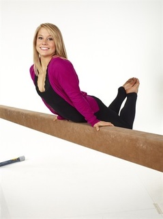 Shawn Johnson feet photo thumbnail