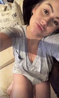 Shawn Johnson feet photo thumbnail