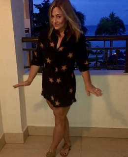 Shawn Johnson feet photo thumbnail