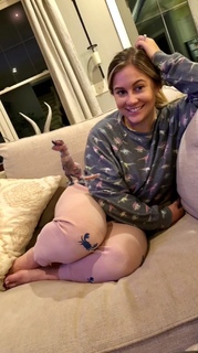 Shawn Johnson feet photo thumbnail