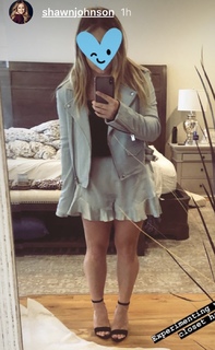 Shawn Johnson feet photo thumbnail