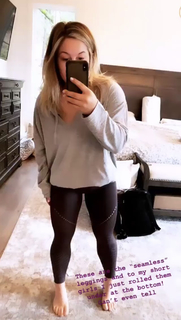 Shawn Johnson feet photo thumbnail