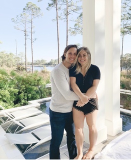 Shawn Johnson feet photo thumbnail