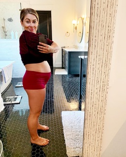 Shawn Johnson feet photo thumbnail