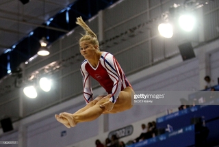 Shawn Johnson feet photo thumbnail