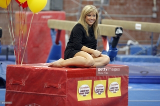 Shawn Johnson feet photo thumbnail
