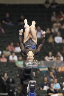 Shawn Johnson feet photo thumbnail