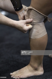 Shawn Johnson feet photo thumbnail