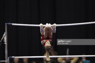 Shawn Johnson feet photo thumbnail