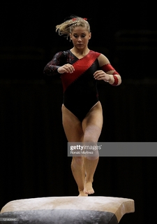 Shawn Johnson feet photo thumbnail