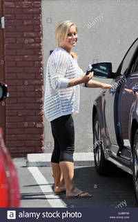 Shawn Johnson feet photo thumbnail