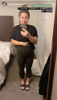 Shawn Johnson feet photo thumbnail