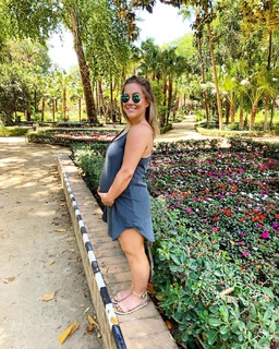 Shawn Johnson feet photo thumbnail