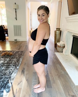 Shawn Johnson feet photo thumbnail