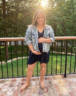 Shawn Johnson feet photo thumbnail