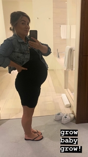 Shawn Johnson feet photo thumbnail