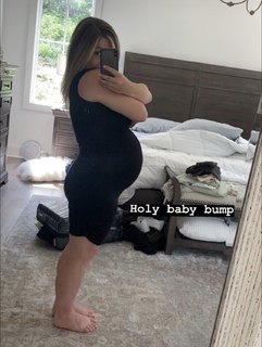 Shawn Johnson feet photo thumbnail