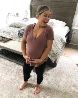 Shawn Johnson feet photo thumbnail