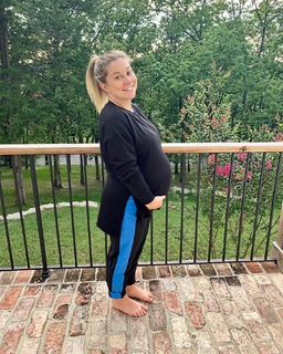 Shawn Johnson feet photo thumbnail