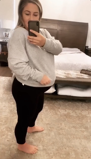 Shawn Johnson feet photo thumbnail