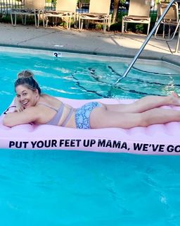 Shawn Johnson feet photo thumbnail