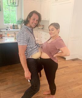 Shawn Johnson feet photo thumbnail