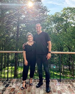 Shawn Johnson feet photo thumbnail