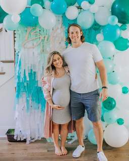 Shawn Johnson feet photo thumbnail