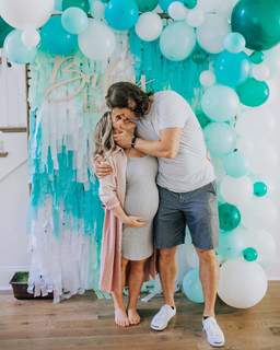 Shawn Johnson feet photo thumbnail