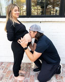 Shawn Johnson feet photo thumbnail