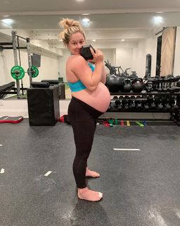 Shawn Johnson feet photo thumbnail