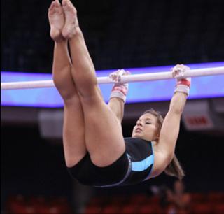 Shawn Johnson feet photo thumbnail
