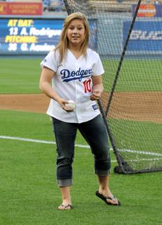 Shawn Johnson feet photo thumbnail
