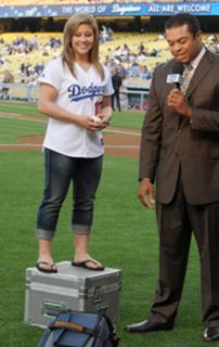 Shawn Johnson feet photo thumbnail