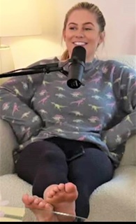Shawn Johnson feet photo thumbnail