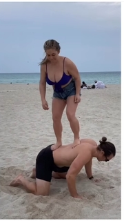 Shawn Johnson feet photo thumbnail
