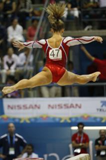 Shawn Johnson feet photo thumbnail
