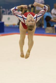 Shawn Johnson feet photo thumbnail