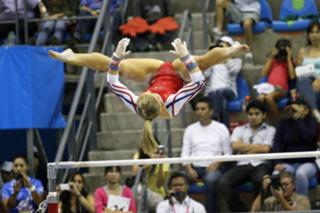 Shawn Johnson feet photo thumbnail