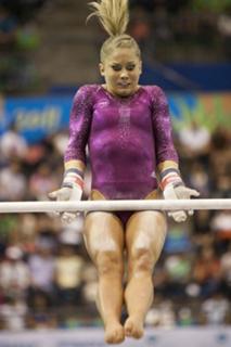 Shawn Johnson feet photo thumbnail
