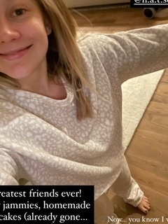 Shawn Johnson feet photo thumbnail