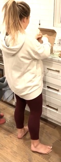 Shawn Johnson feet photo thumbnail