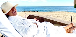 Shawn Johnson feet photo thumbnail