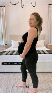 Shawn Johnson feet photo thumbnail