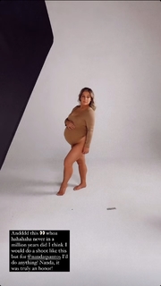 Shawn Johnson feet photo thumbnail