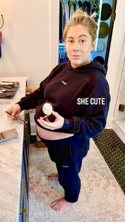 Shawn Johnson feet photo thumbnail